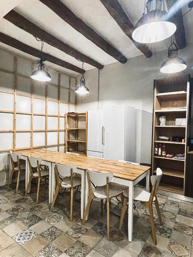 Az The Old Town Hostel - Coliving Zaragoza Ngoại thất bức ảnh